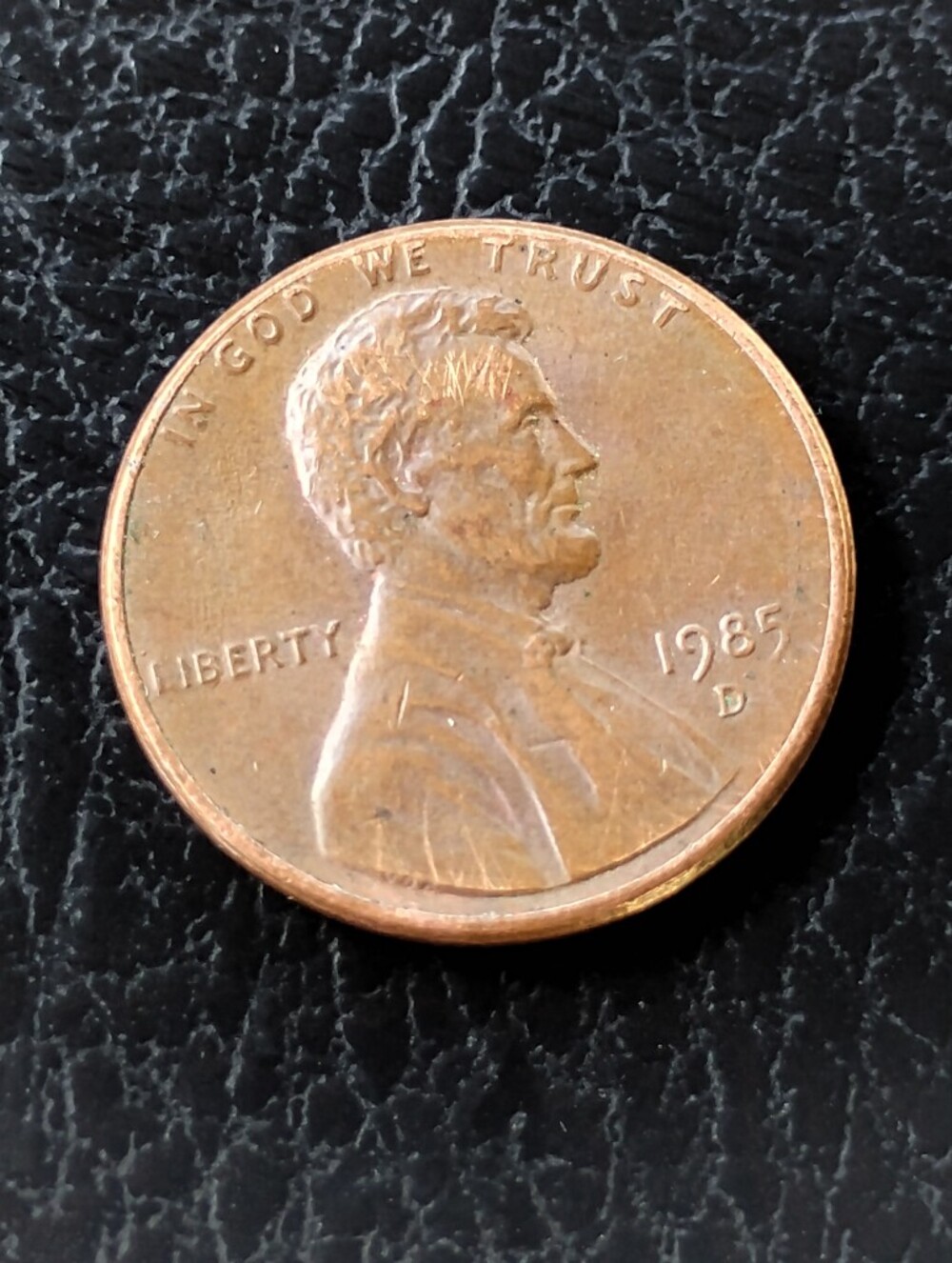 1985 D Lincoln Cent Copper Tone Penny Strike Off Center A Bit Half Visible Words